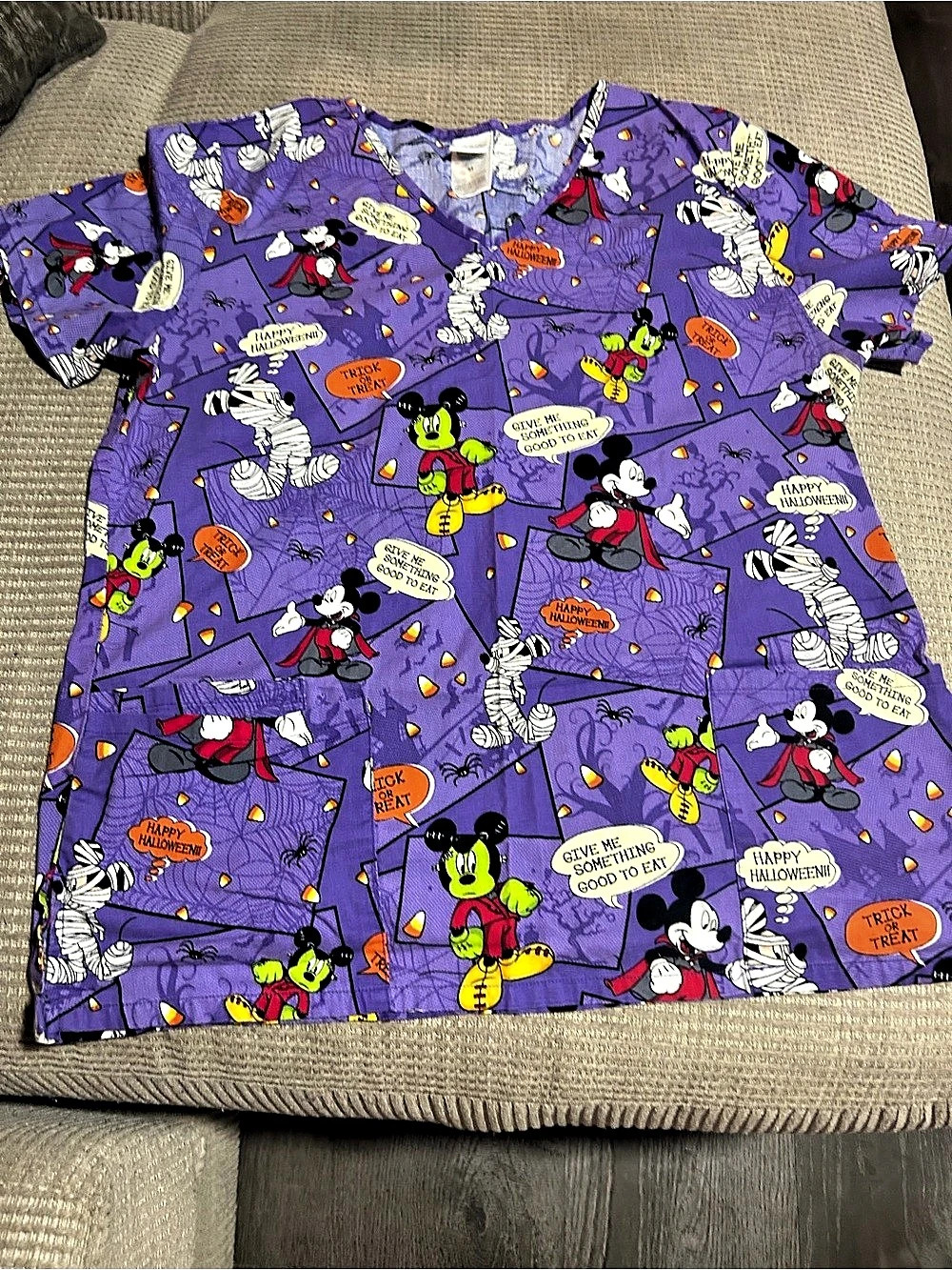 Disney Halloween Mickey Mouse scrub top Size Medium (8) Like New